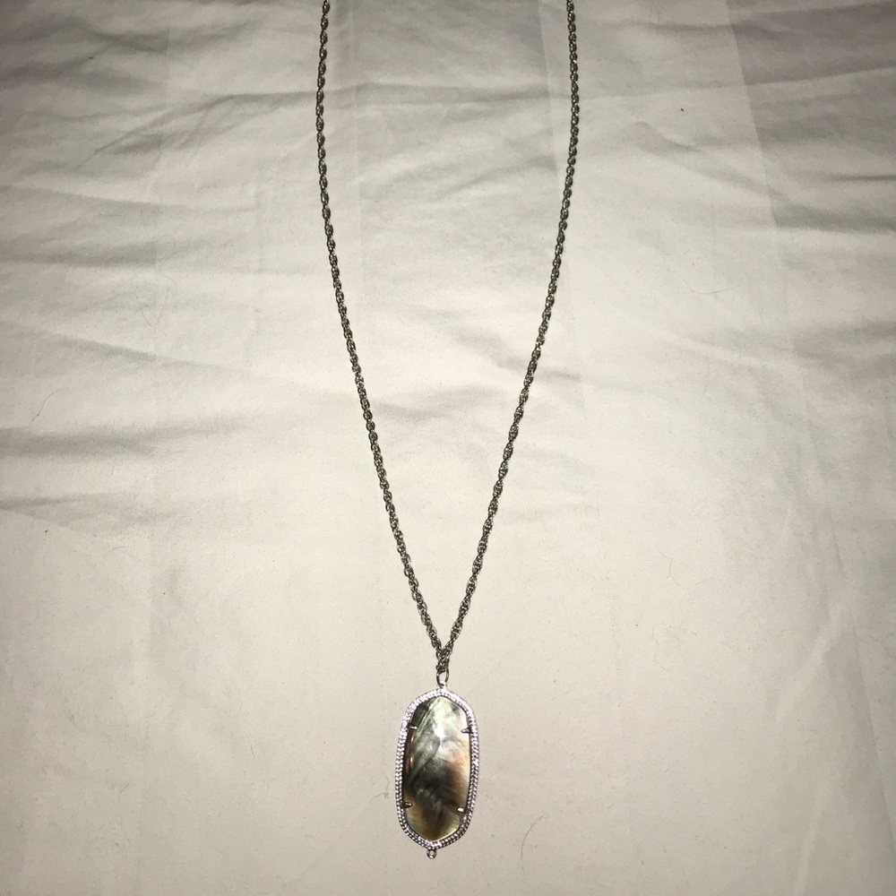 Kendra Scott necklace! ♡